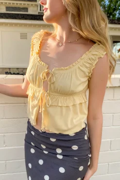 Open Front Tiered Top